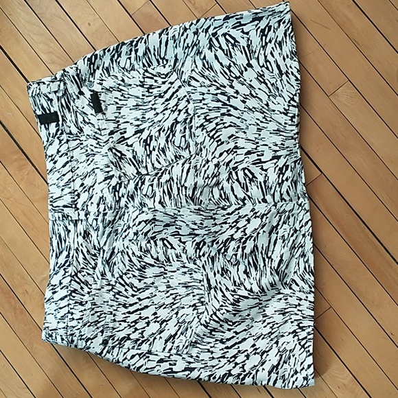 7 For All Mankind  White & Black Denim Brushstroke Print Skirt, Size 32 - Picture 4 of 5